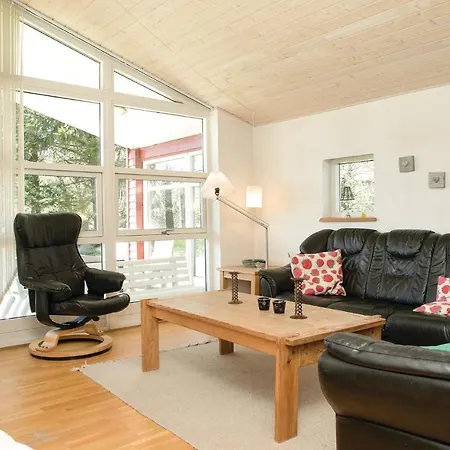 Σπίτι διακοπών Four-bedroom Holiday In Blokhus